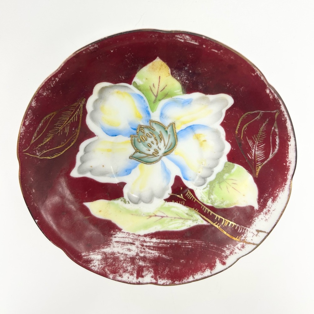 🌺🍎🌿📕💌SAJI - porcelain saucer.